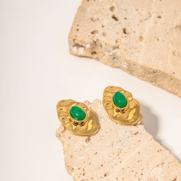 24K Gold Vintage Inspired Earrings*waterproof and Sweatproof Jewelry - Picture 5 of 5